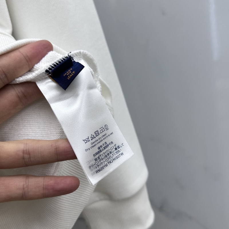 l0vis Vvtt0n t-shirt